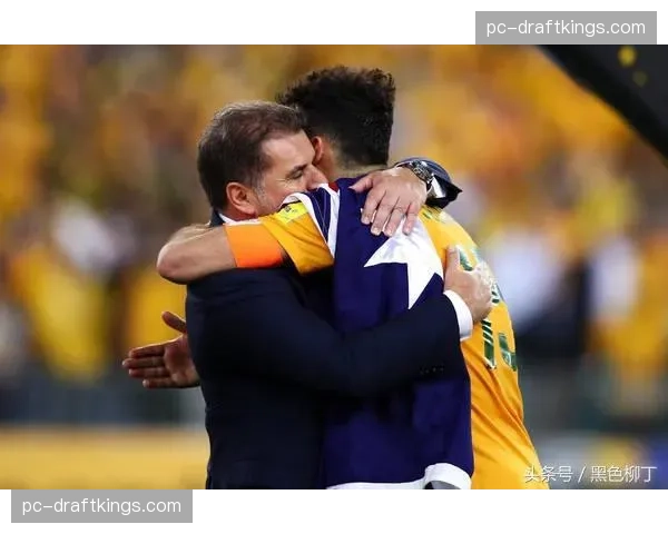 官方：萨勒尼塔纳提前四轮降入意乙，主帅科兰托诺赛后辞职